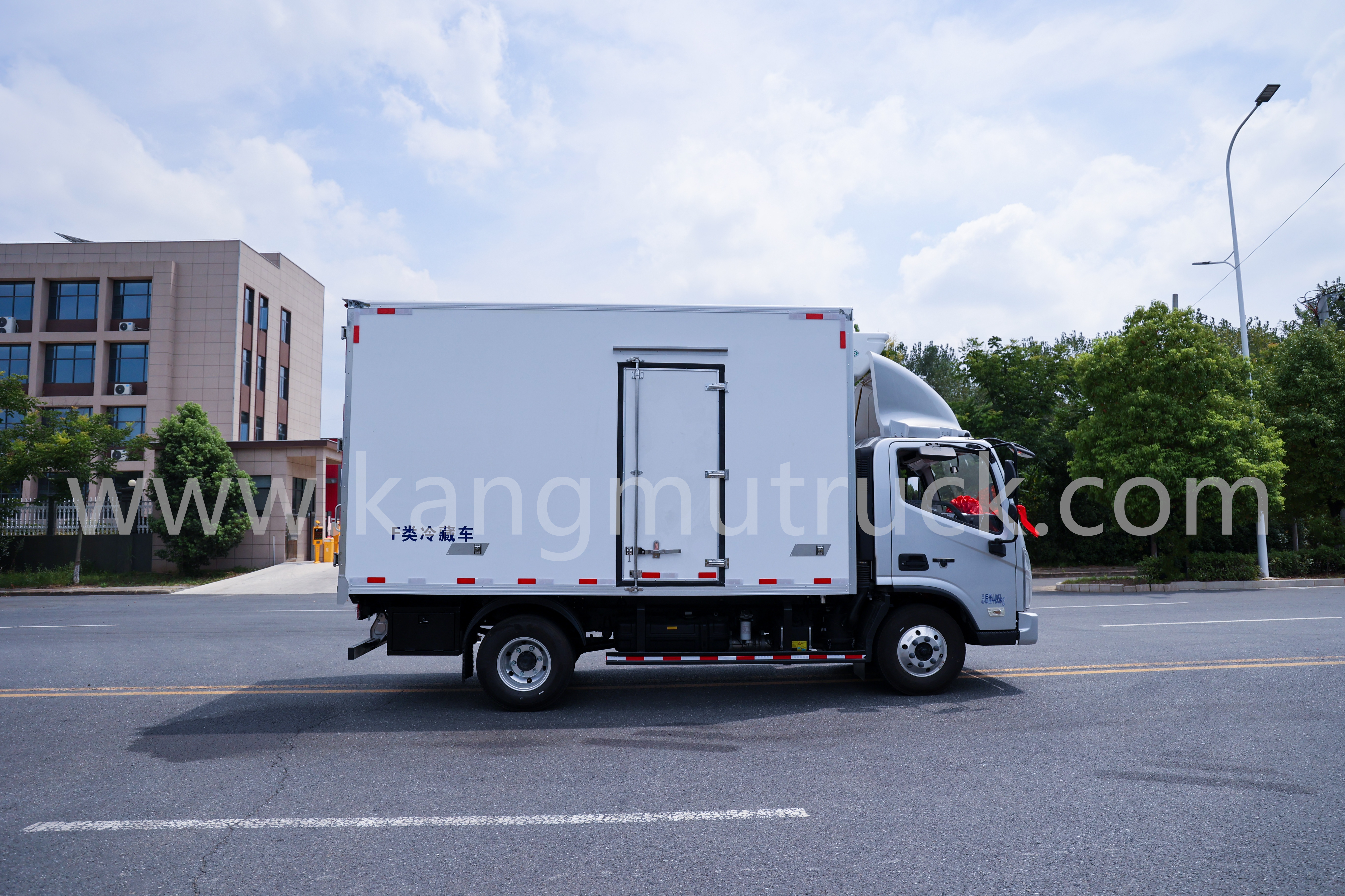 FOTON 4.2M 158HP Refrigerated Truck