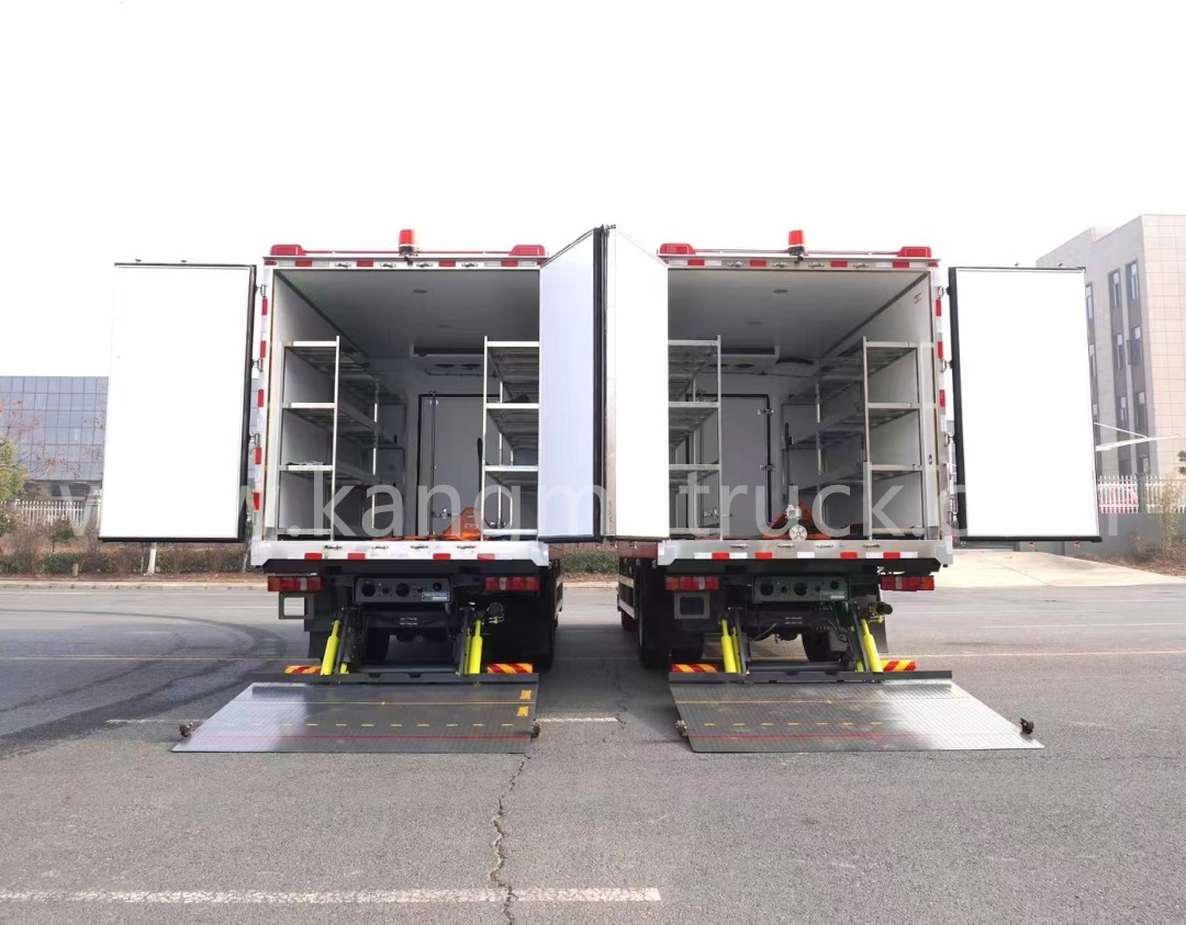Sinotruk 350HP Emergency Refrigerated Truck 
