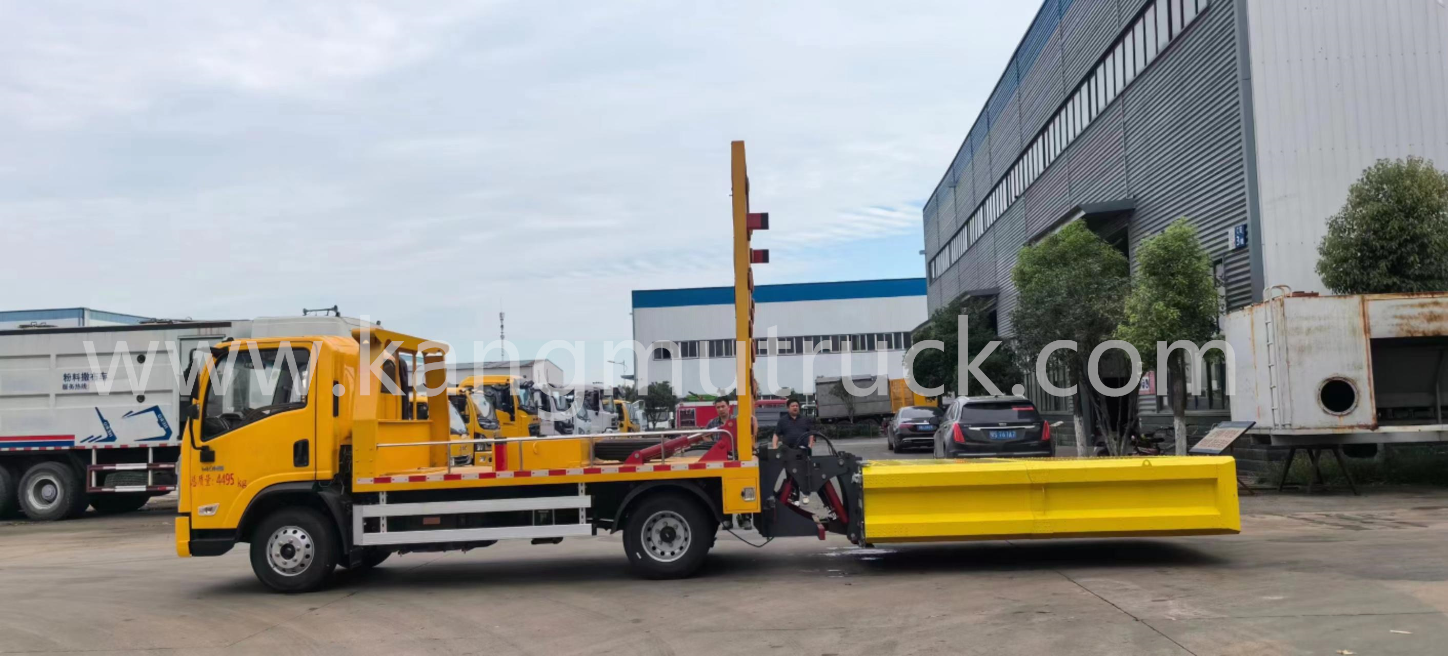Howo Anti-Colision Buffer Truck