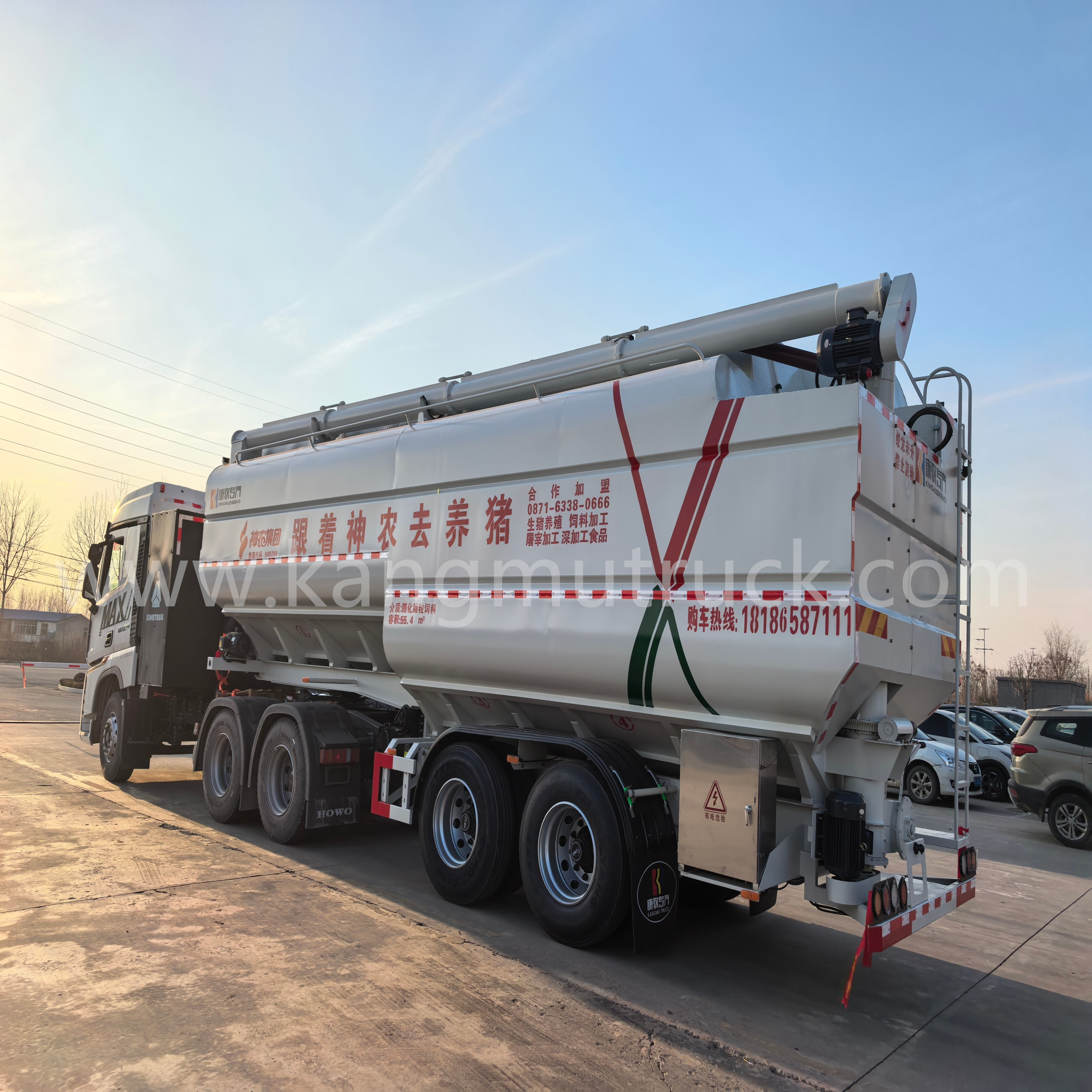 High-End 55cbm 2 Axles Carbon Steel And Aluminium Alloy Feed Trailer