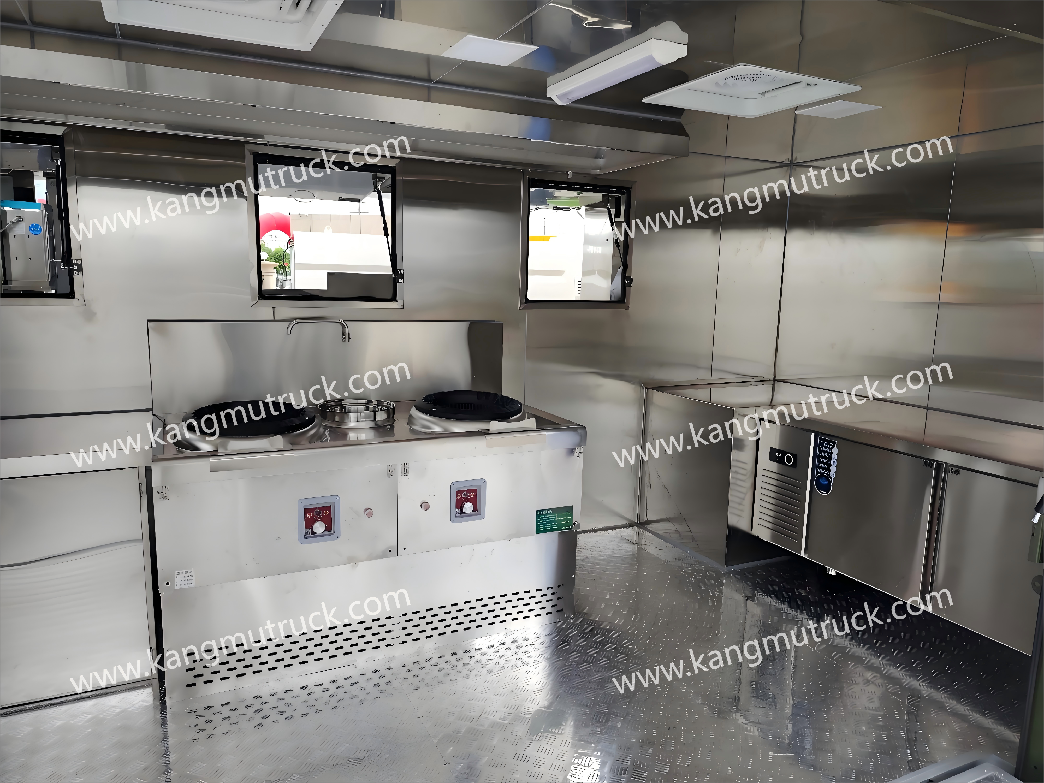 Dongfeng Dolika 3308mm Wheelbase Food Truck