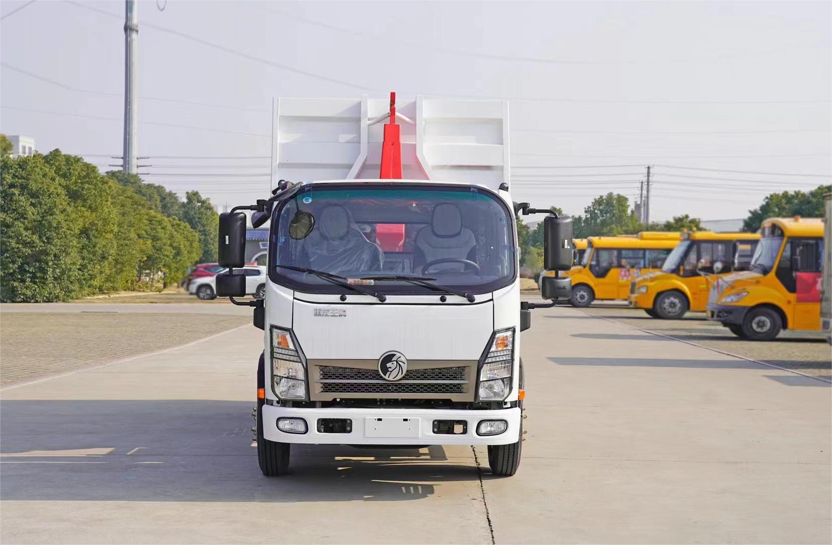 3300 Wheelbase Hook Arm Garbage Truck