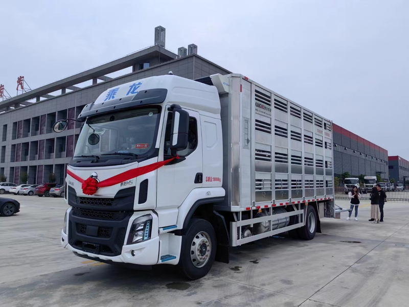 Dongfeng Chenglong Single Axle Aluminium Alloy Transport Truck