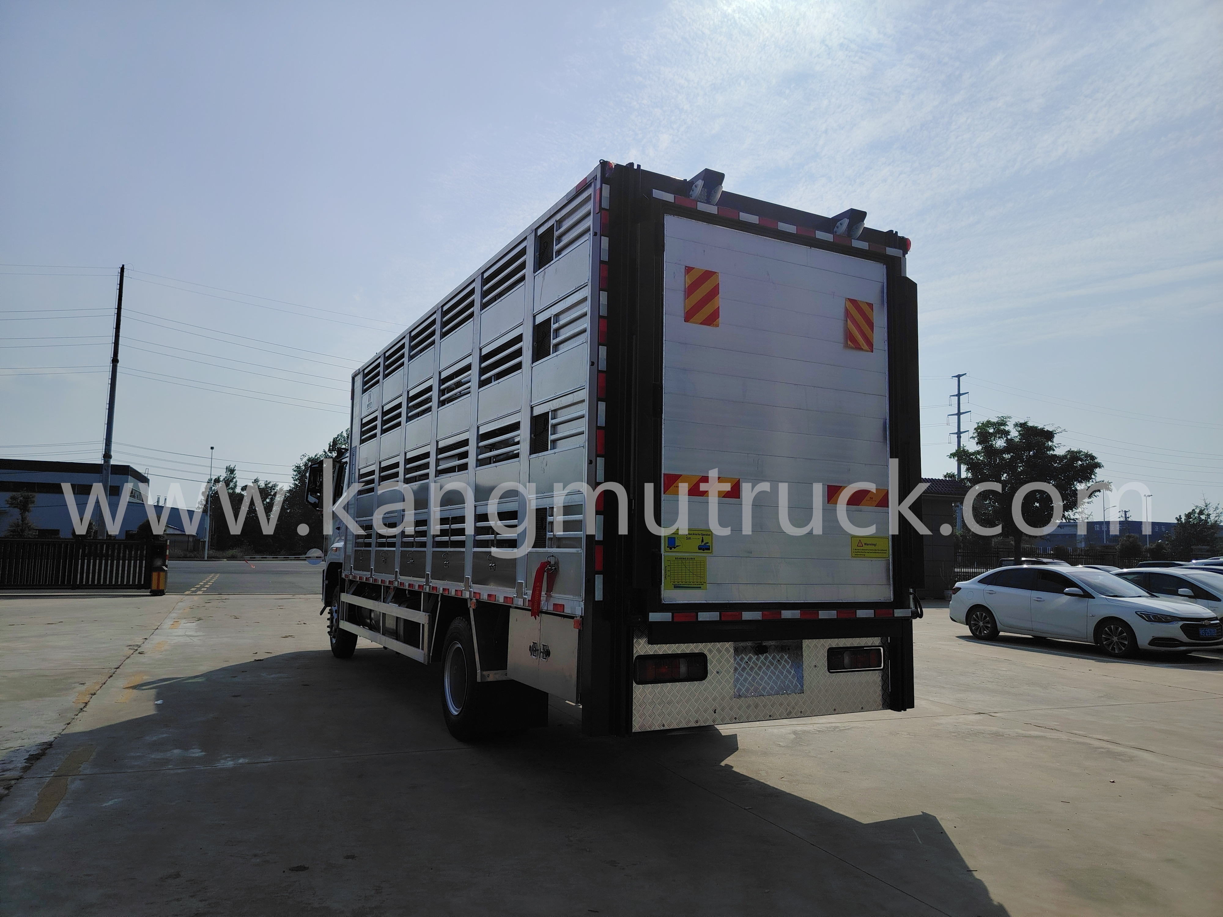 SINOTRUK LIVESTOCK TRANSPORT TRUCK