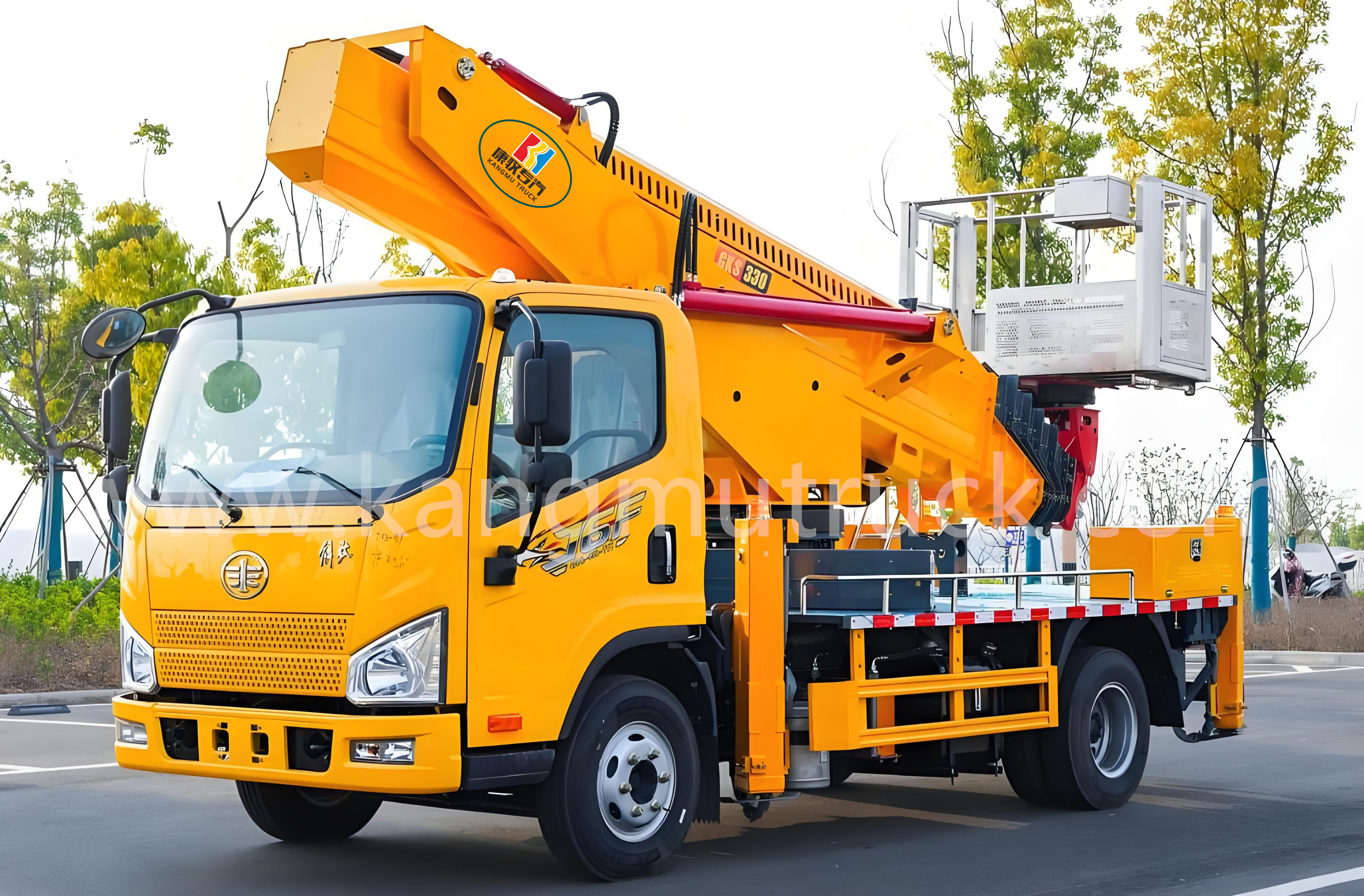 FAW JieFang 33-Meter Seven-Section Boom Aerial Lift Truck