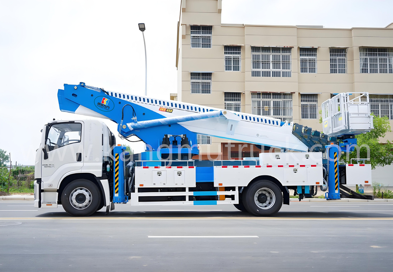 ISUZ 45 METERS AERIAL LIFT TRUCK