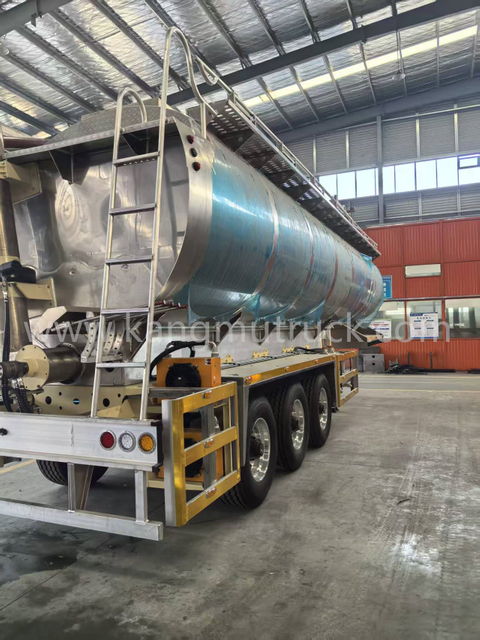 China Hubei Kangmu High-end 48cbm Aluminum Alloy Bulk Feed Trailer