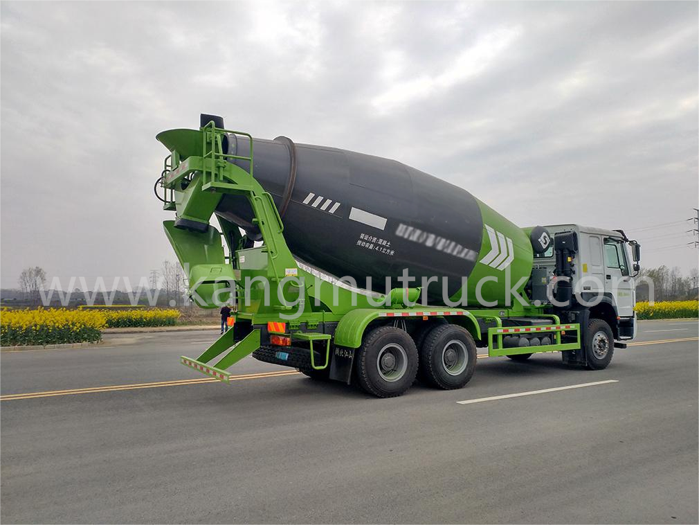 Sinotruk Howo v7x mešalnik tovornjaka