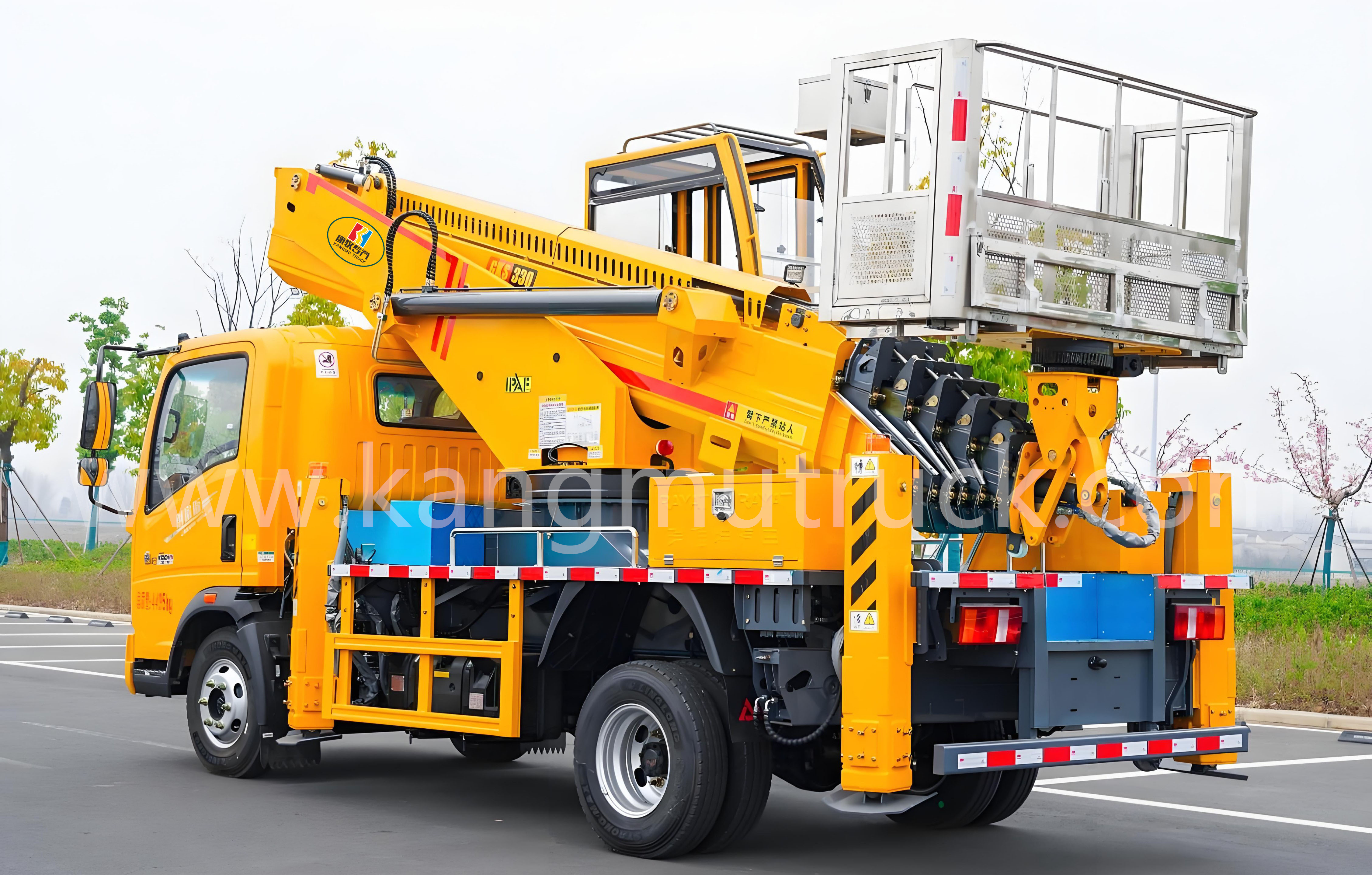 Sinotruk Howo 33-Meter Seven-Section Boom Aerial Lift Truck