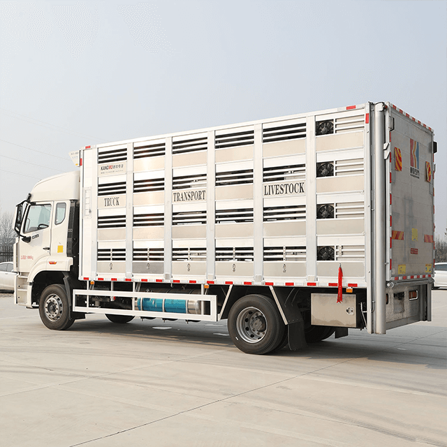HOWO Aluminum Alloy Livestock Poultry Transport Truck 2 Axles for All Poultry Animals Carrier