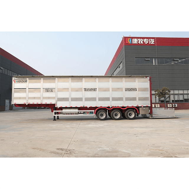 3 Axles Livestock Transport Trailer for Pig Swine Goats Sheep Animal Delivery