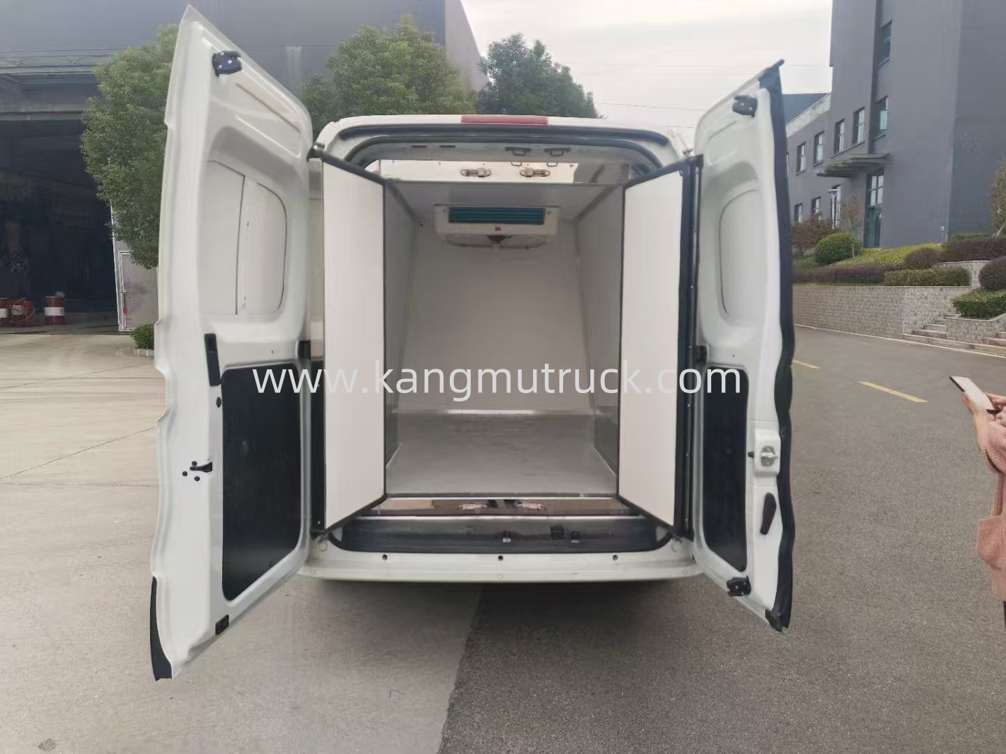 SAIC Maxus Pure Electric Refrigerated Truck