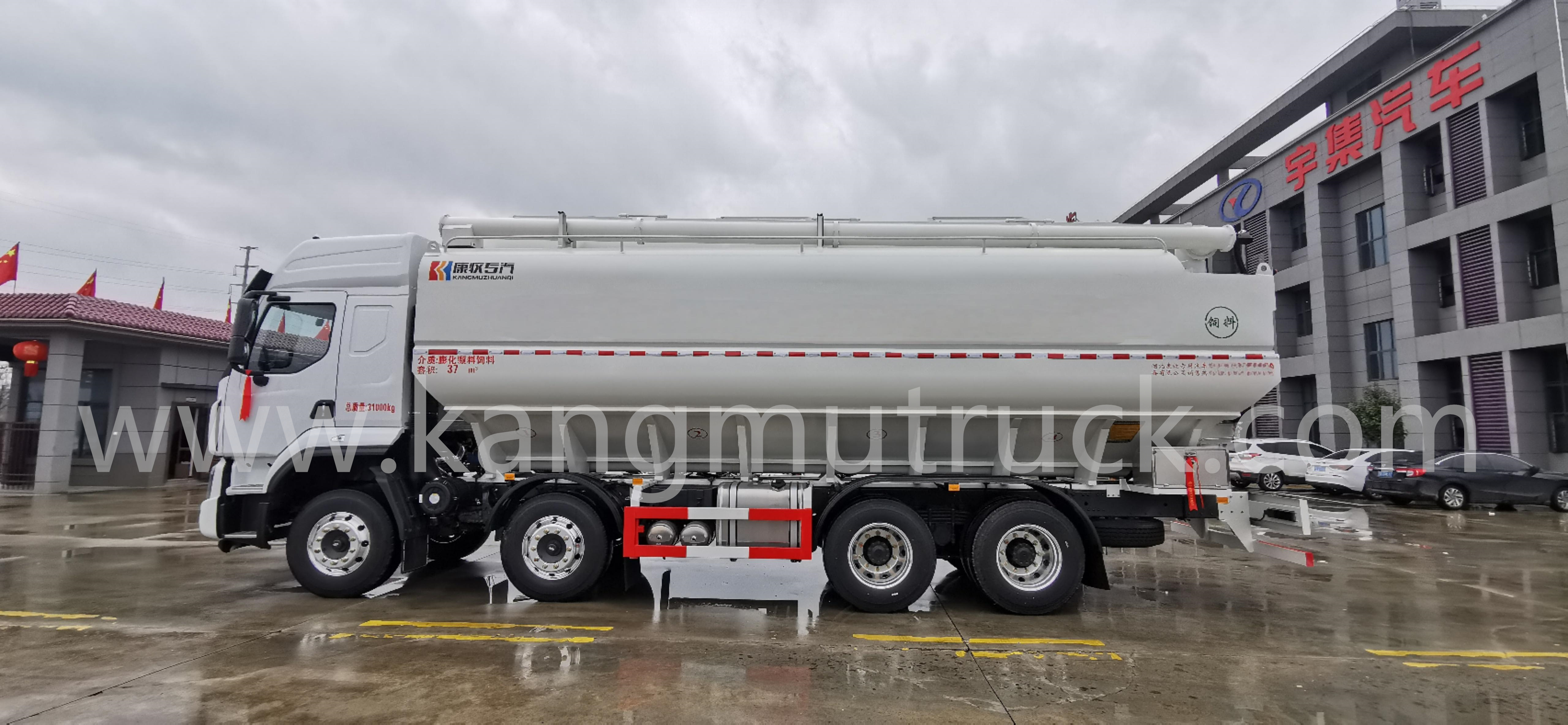 Dongfeng LZM Chenglong H5 400HP Bulk Feed Truck