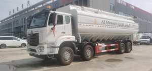 Sinotruk HOWO NX430 With 30KW Self-generator and 42CBM Bulk Feed Truck