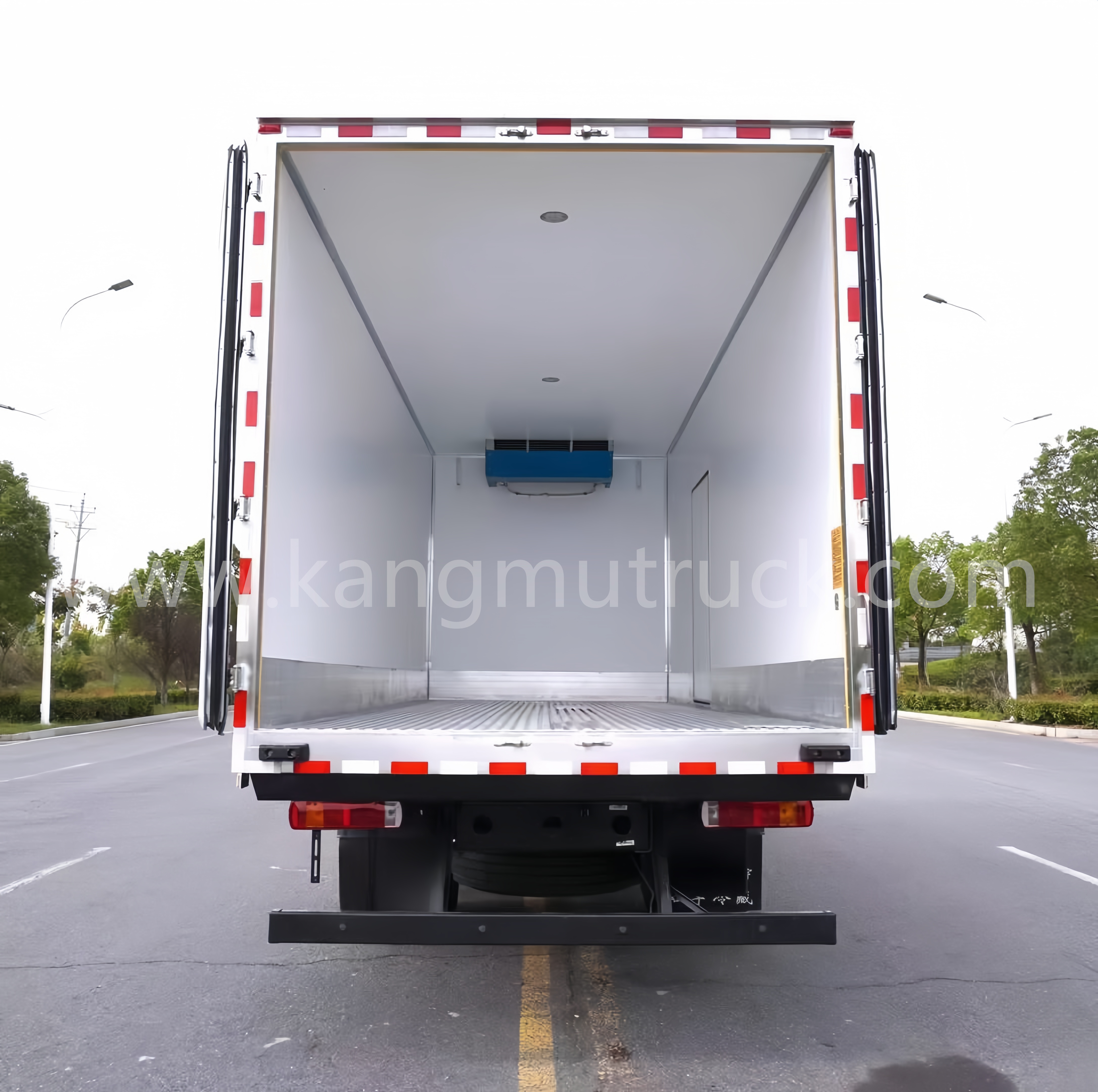 FOTON 6.8M 300HP Refrigerated Truck 