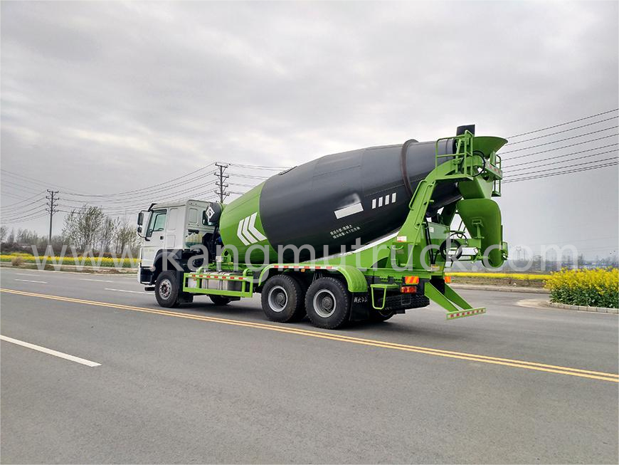 Sinotruk Howo v7x mešalnik tovornjaka