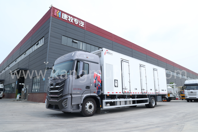 Foton Auman 4x2 Day Chicken Truck