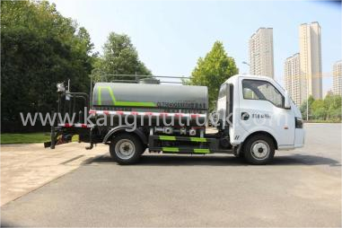 Dongfeng Tuyi 2.6M Sprinkler Truck Water Bowser Truck
