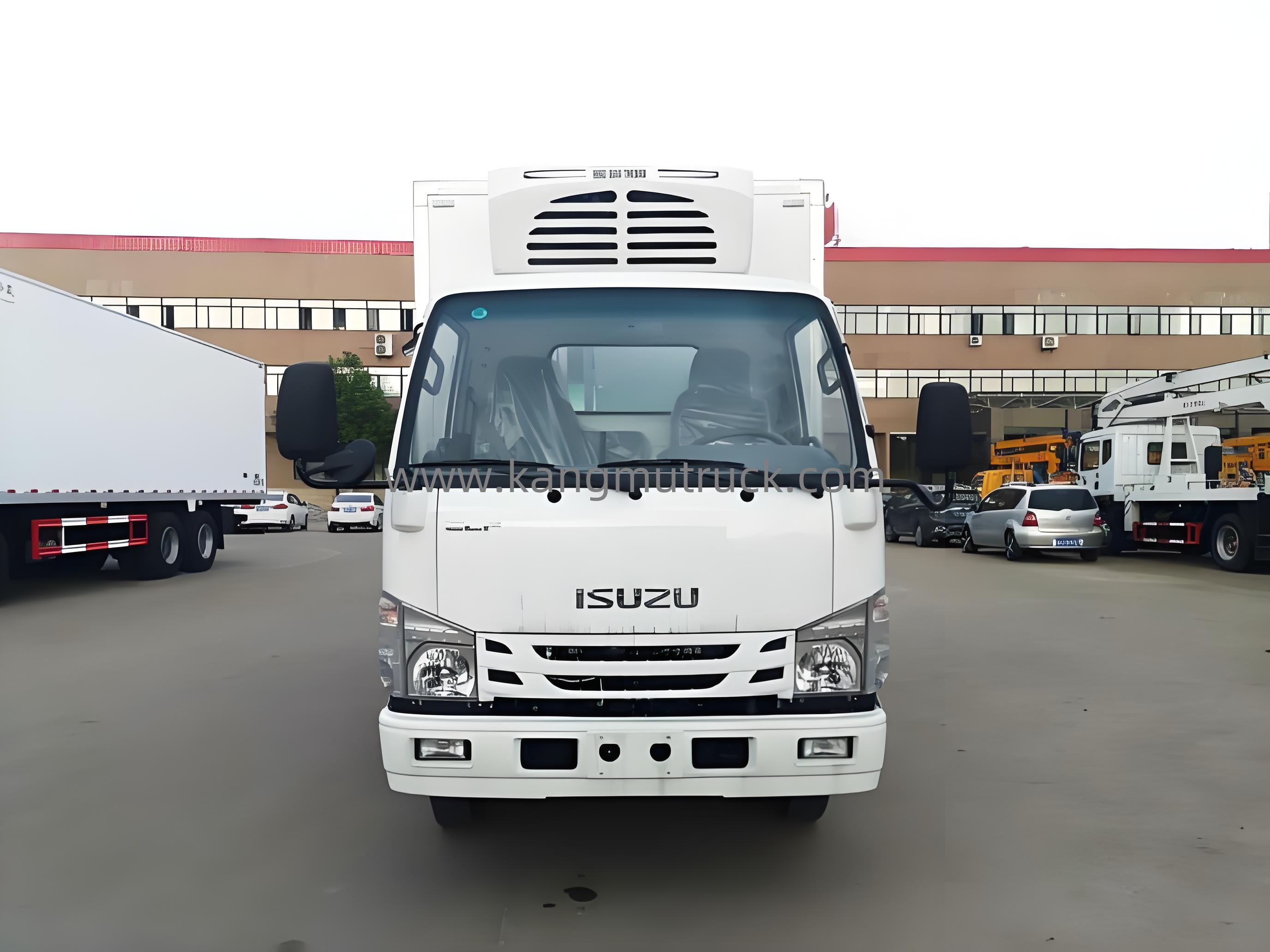 Qingling Isuzu 100P Meat Hook Refrigerated Truck