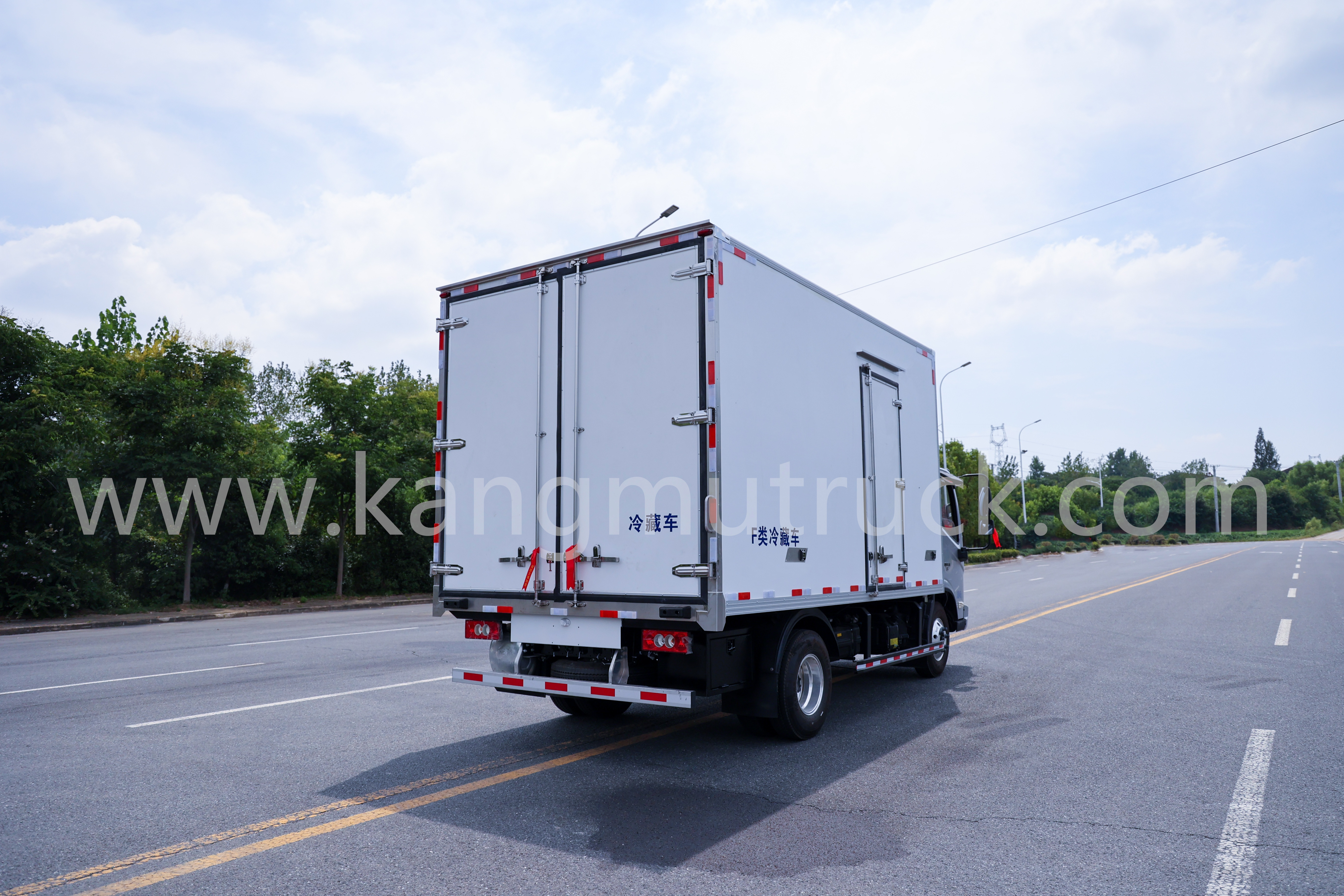 FOTON 4.2M 158HP Refrigerated Truck