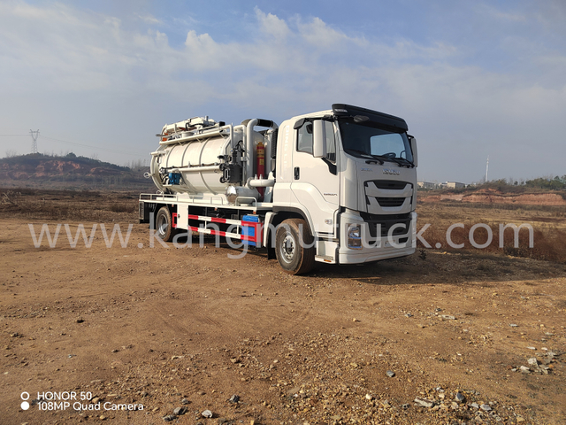 Isuzu Combi Suction And Jetting Truck(With Sewage Circulation System)