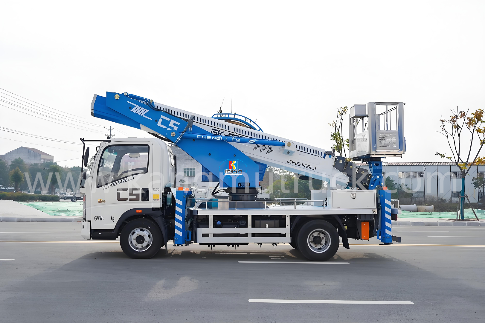Sinotruk HOWO 28-m Aerial Lift Truck