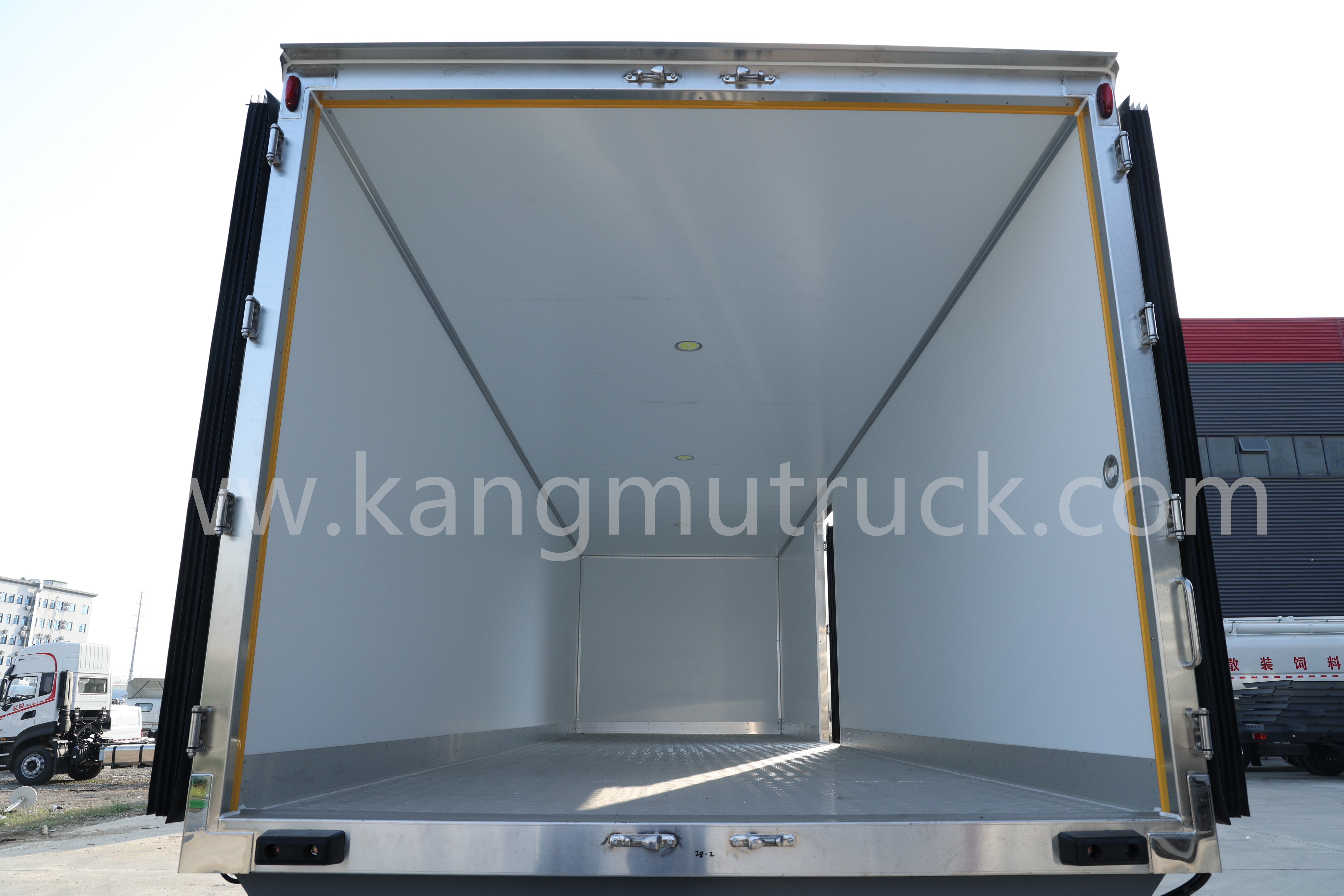 Sinotruk Howo 6x4 Truck refrigerato