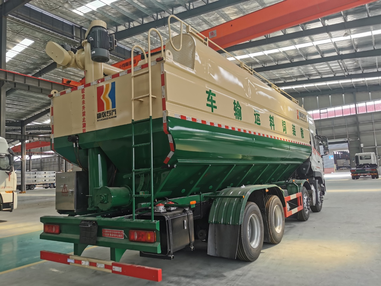FOTON 8x4 Hromadné krmivo zrna