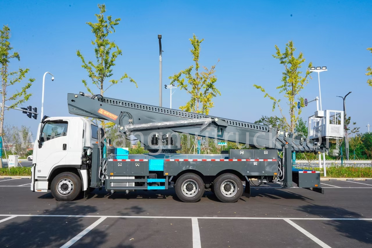 ISUZU 56-meter Aerial Lift Truck