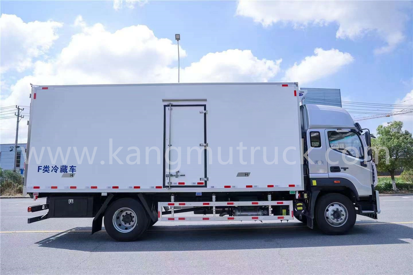 FOTON 6.8M 260HP Refrigerated Truck 
