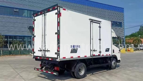 HOWO 4.2M 160HP Refrigerated Truck