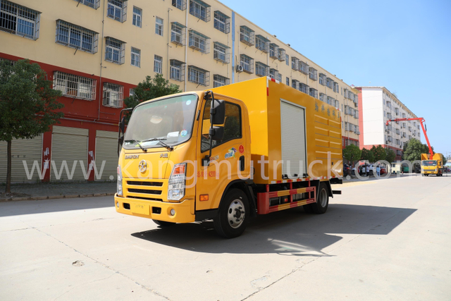 Dayun 126 Horsepower Material Crushing Truck