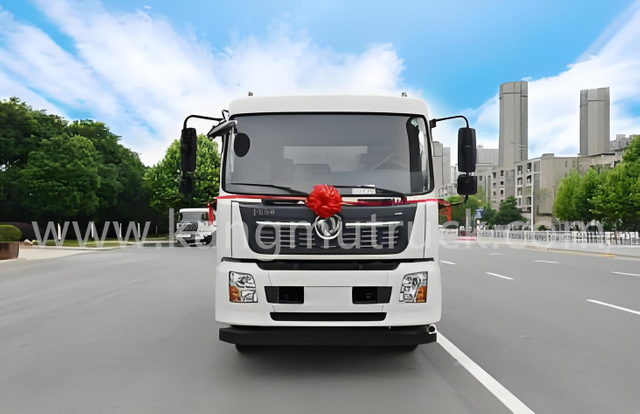 Dongfeng KR 12CBM 210HP Sprinkler Truck