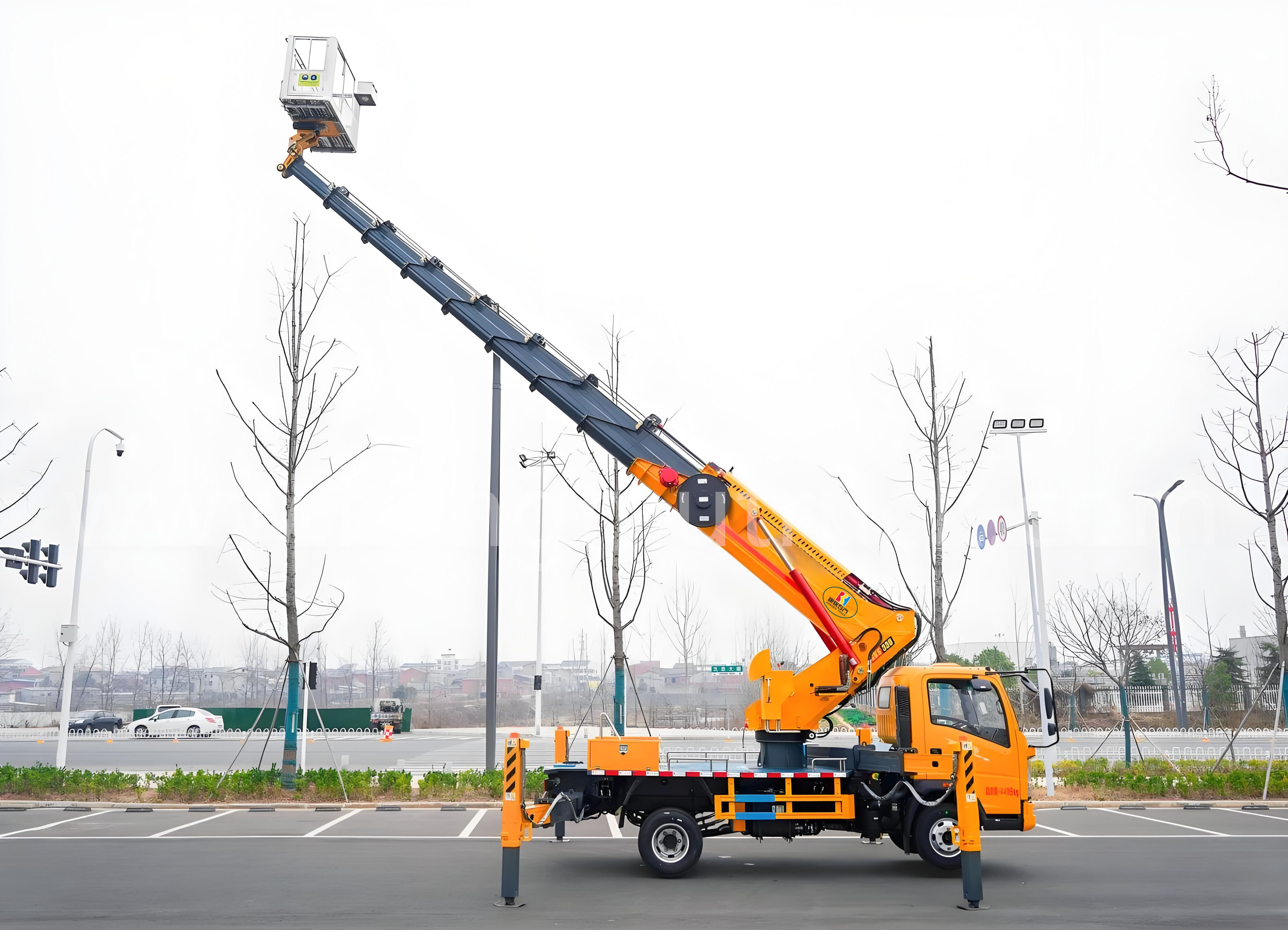 Sinotruk Howo 33-Meter Nine-Section Boom Aerial Lift Truck