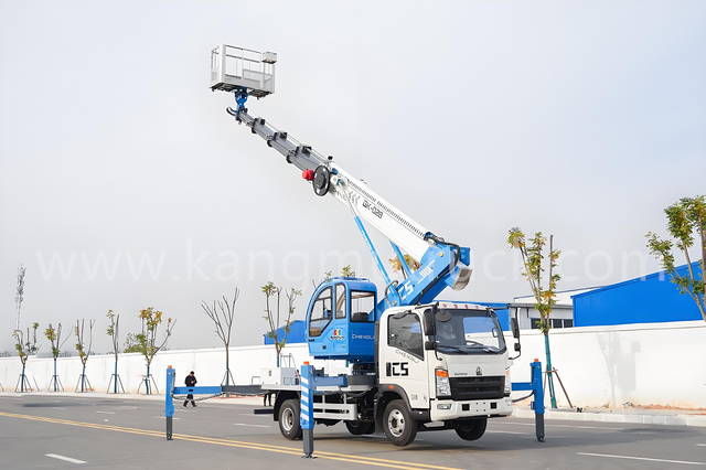 Sinotruk HOWO 28-m Aerial Lift Truck