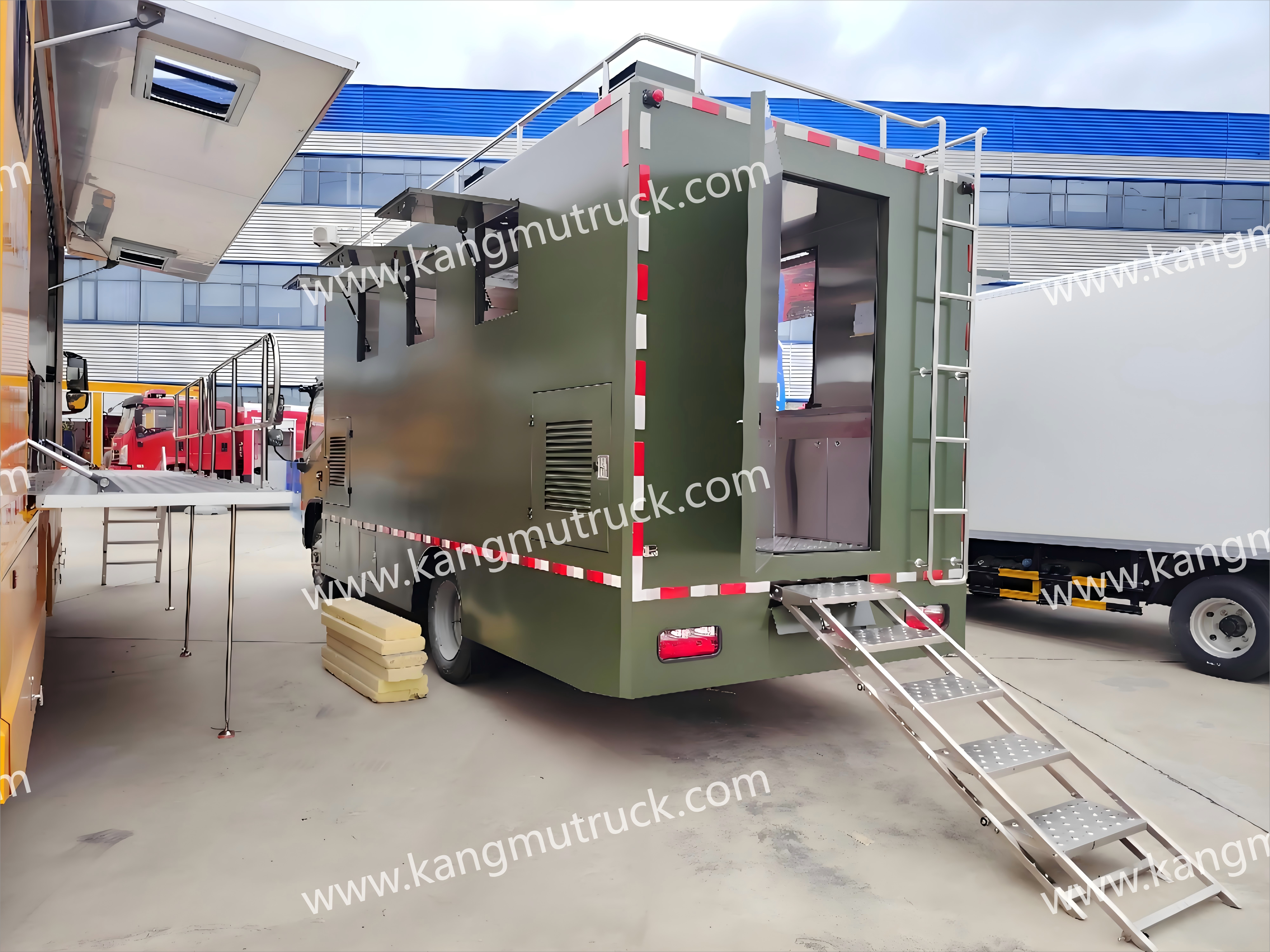 Dongfeng Dolika 3308mm Wheelbase Food Truck