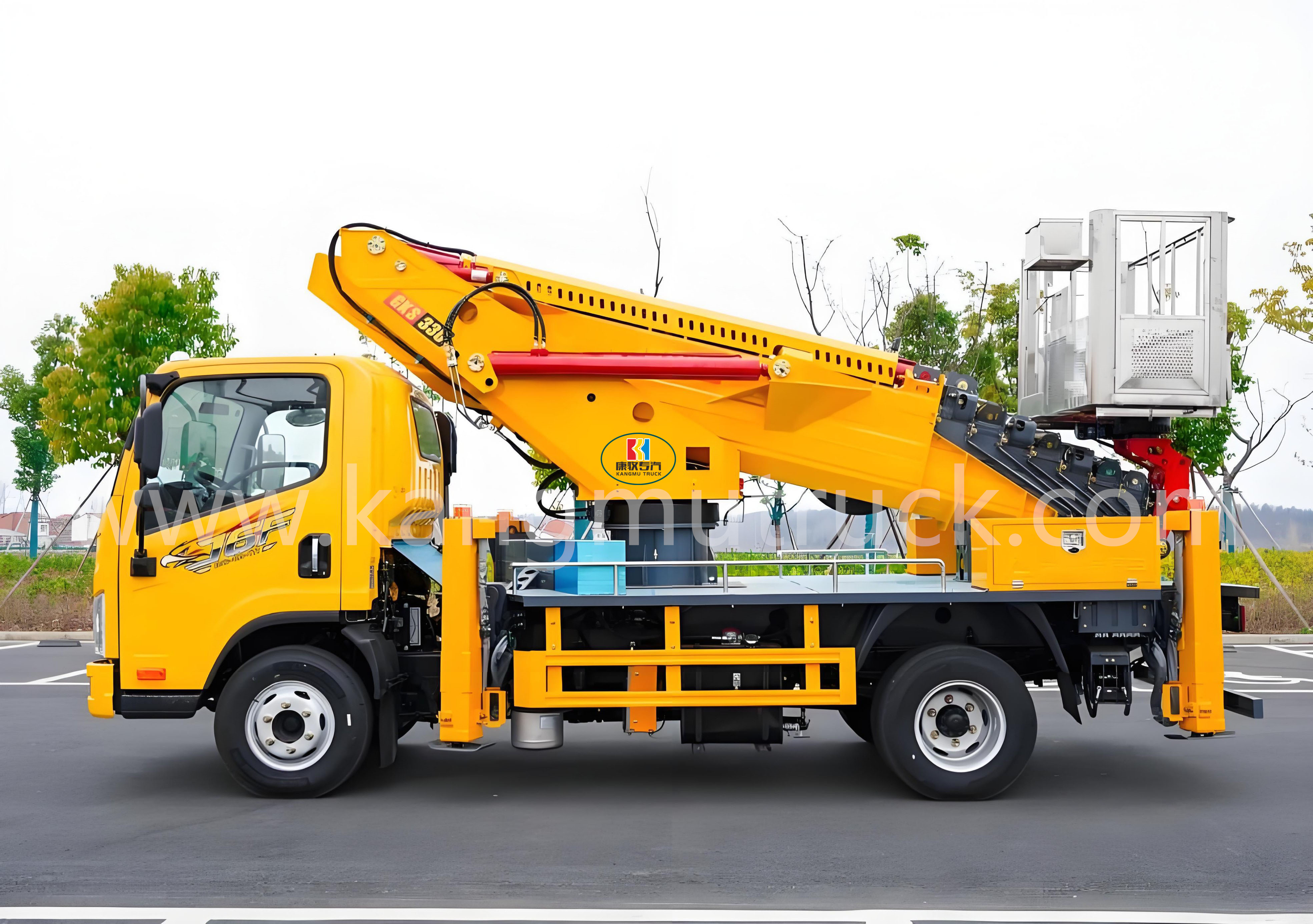 FAW Jiefang 33-Meter Nine-Section Boom Aerial Lift Truck
