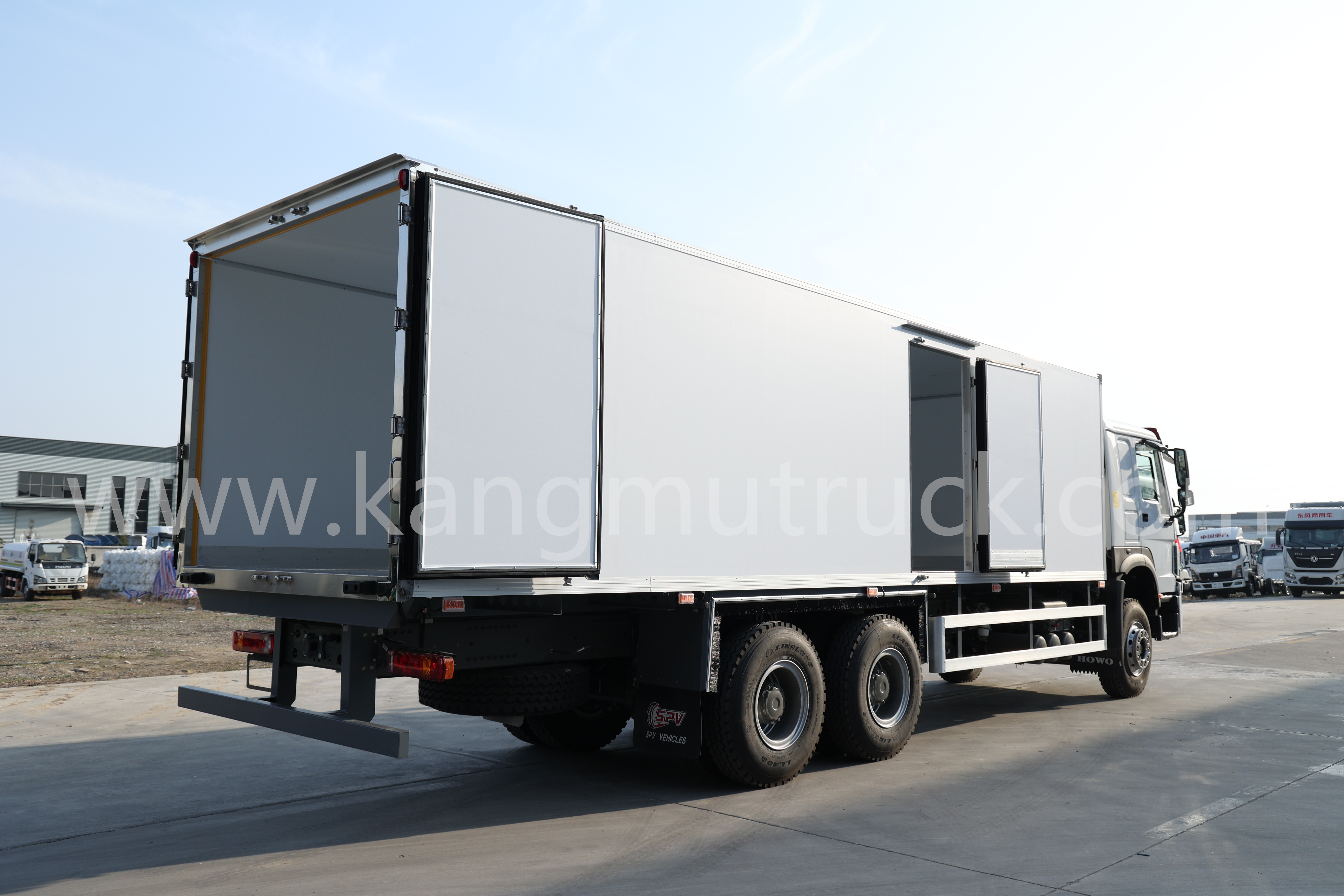 Sinotruk Howo 6x4 Truck refrigerato