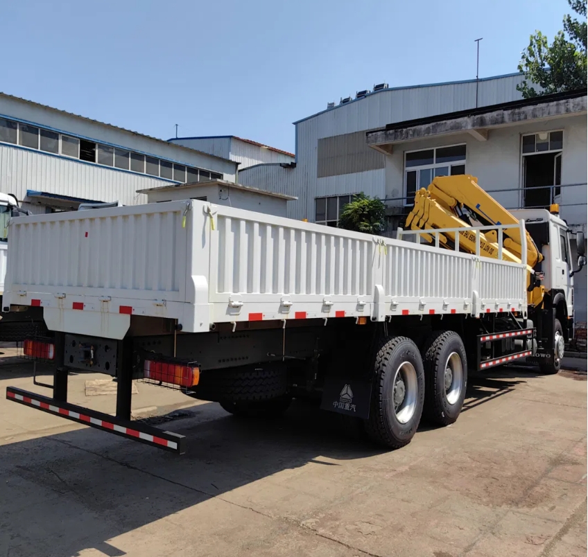 HOWO 8x4 Truck With Crane Dump Truck Cargo Flatbed Truck 