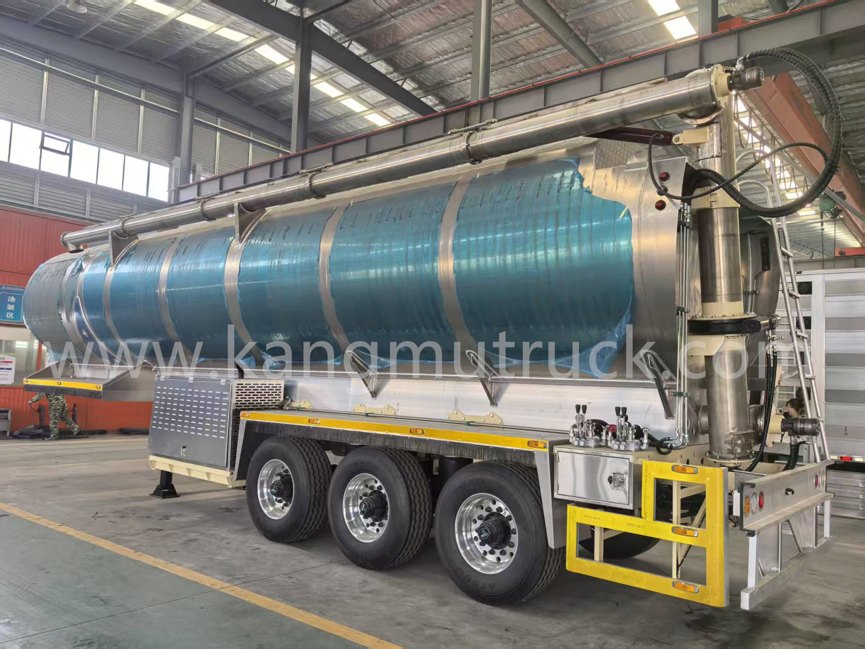 China Hubei Kangmu High-end 48cbm Aluminum Alloy Bulk Feed Trailer