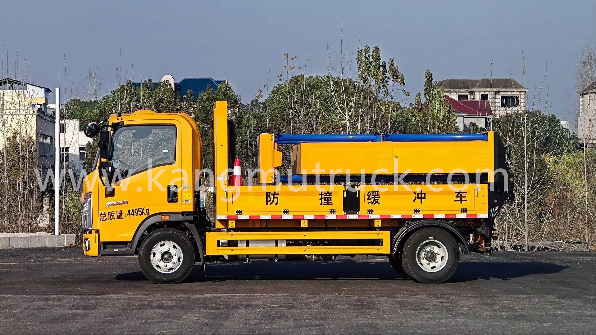 SINOTRUCK 100K ANTI-COLISION PAFFER TRUCK