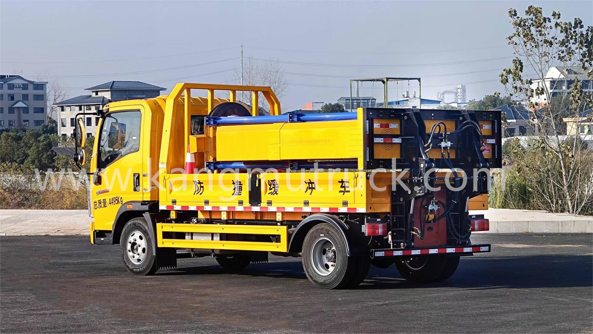 SINOTRUCK 100K ANTI-COLISION PAFFER TRUCK