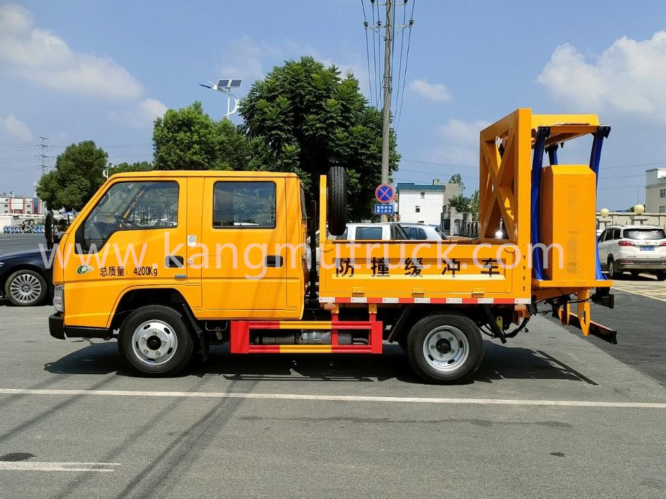JMC 80K protizakonski odbojni tovornjak