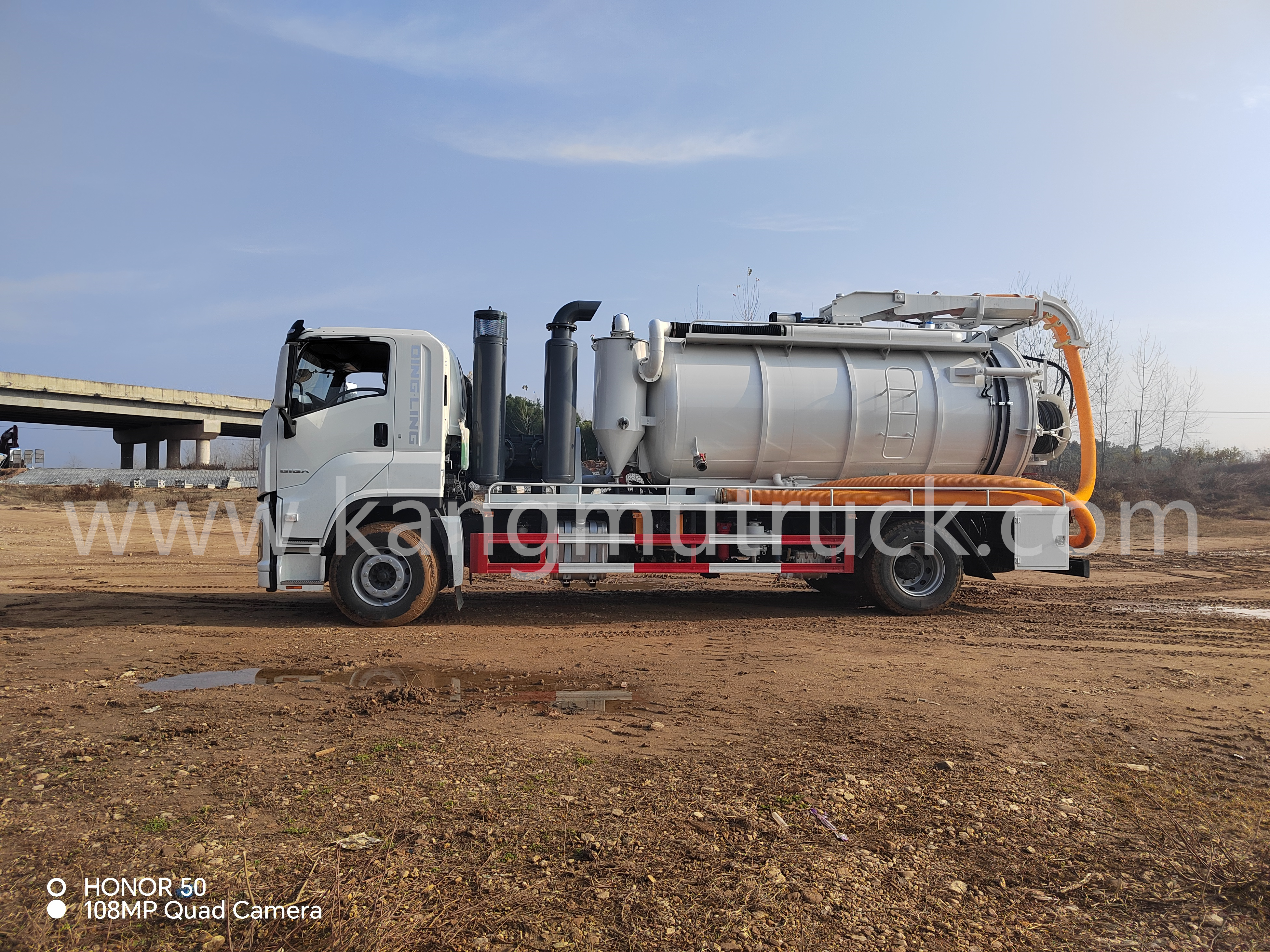 Isuzu Combi Suction And Jetting Truck(With Sewage Circulation System)