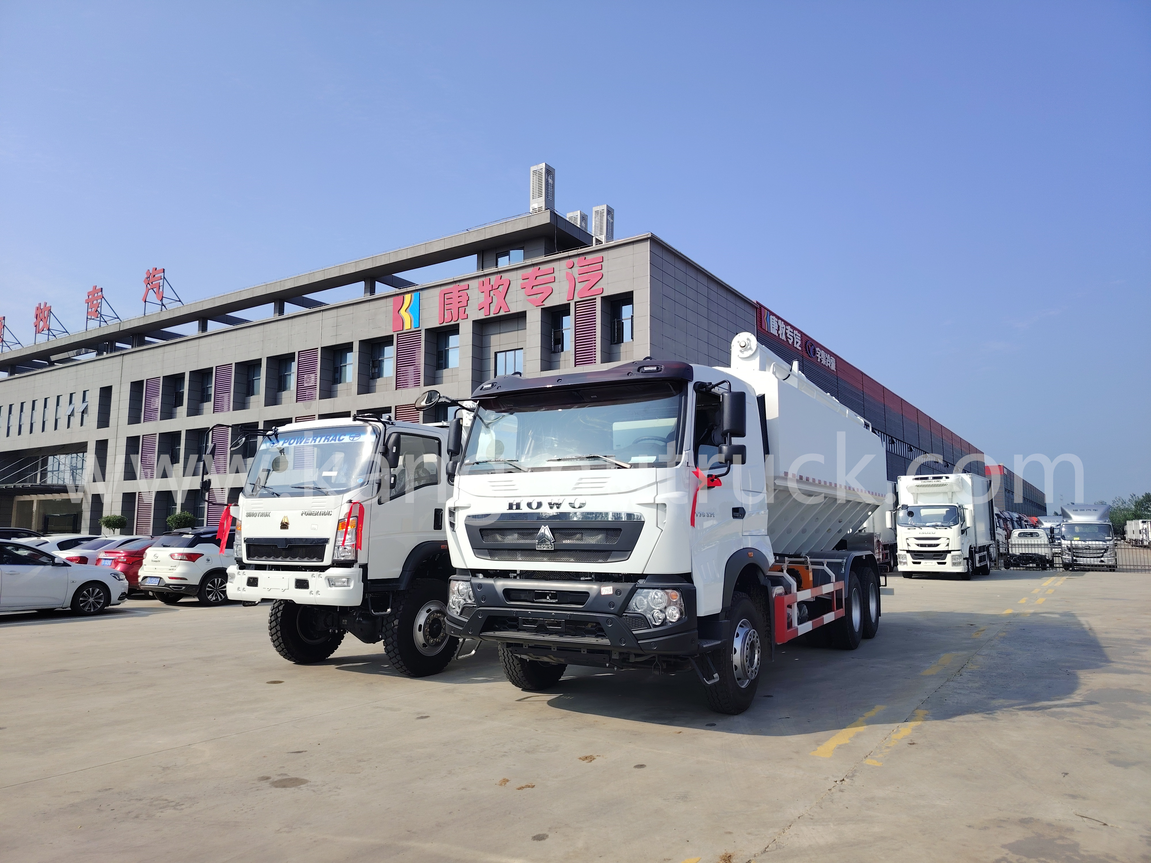 SINOTRUK HOWO BULK FEED TRUCK