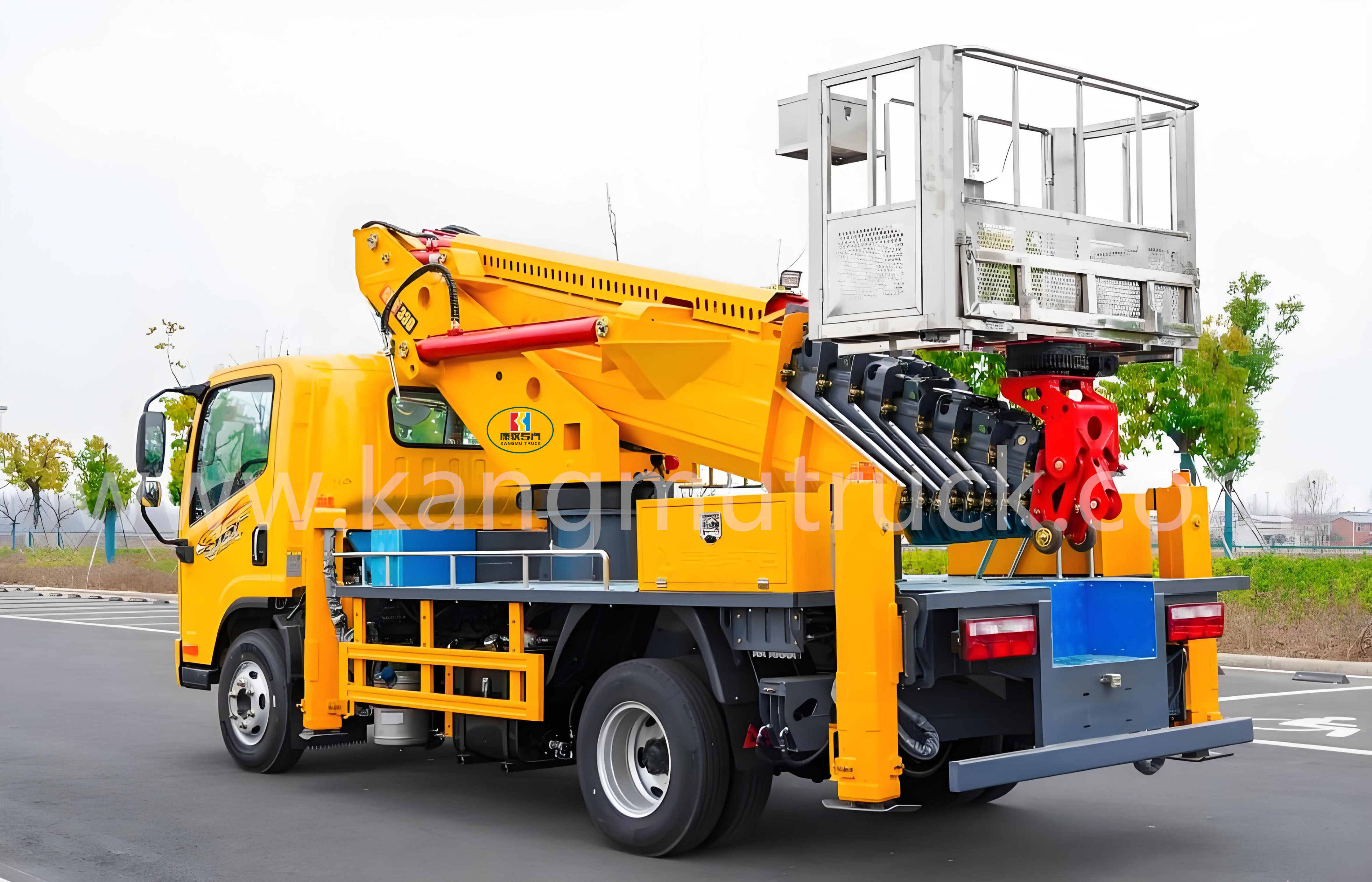 FAW Jiefang 33-Meter Nine-Section Boom Aerial Lift Truck