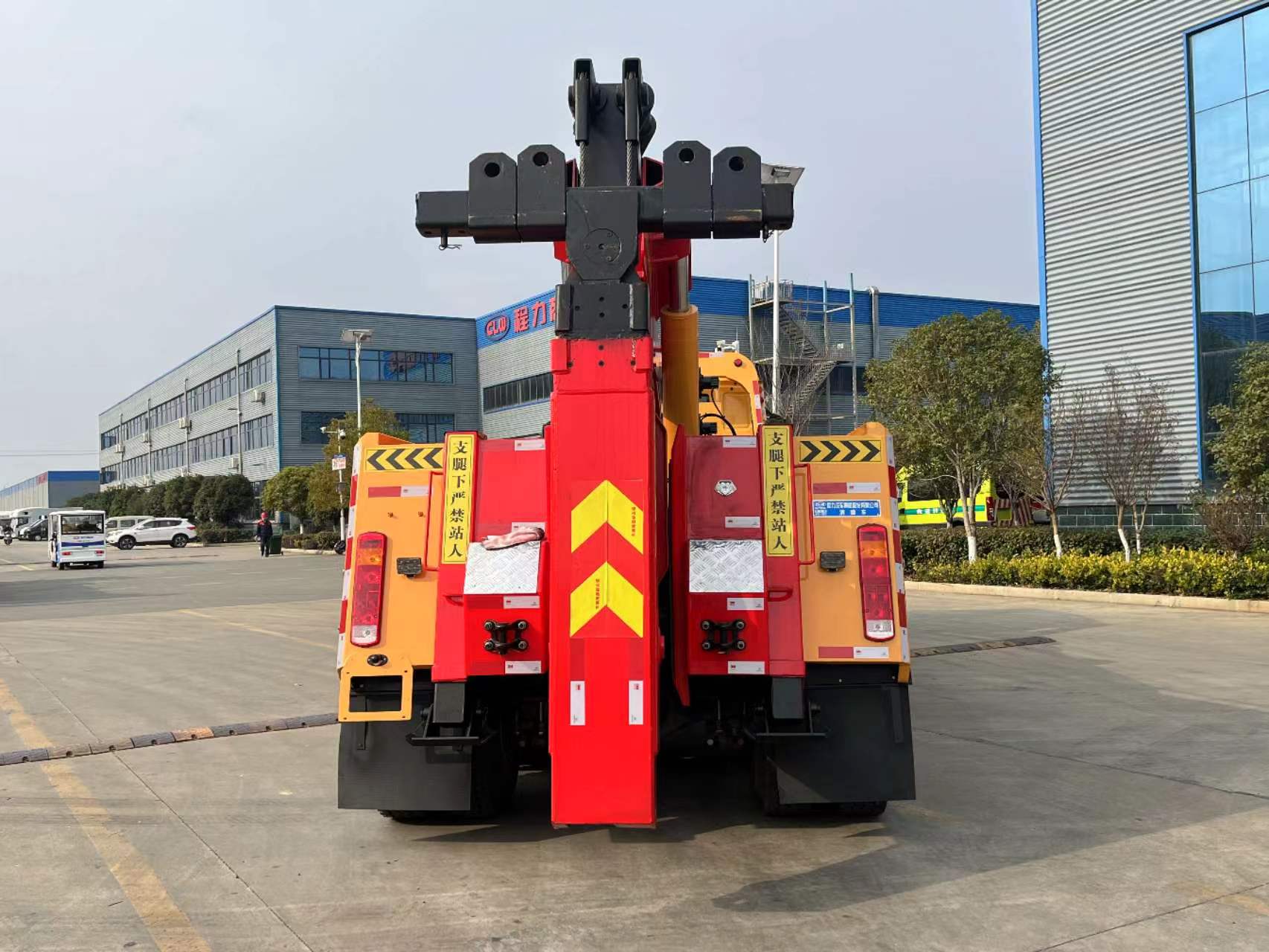 Dongfeng 13m letecký výtah