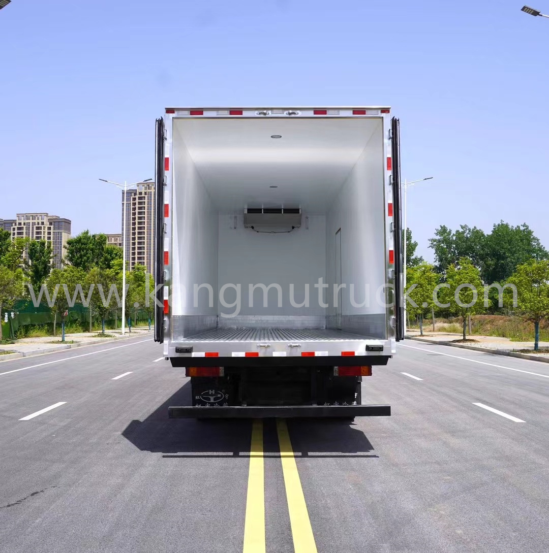 Shacman 245HP Refrigerated Truck