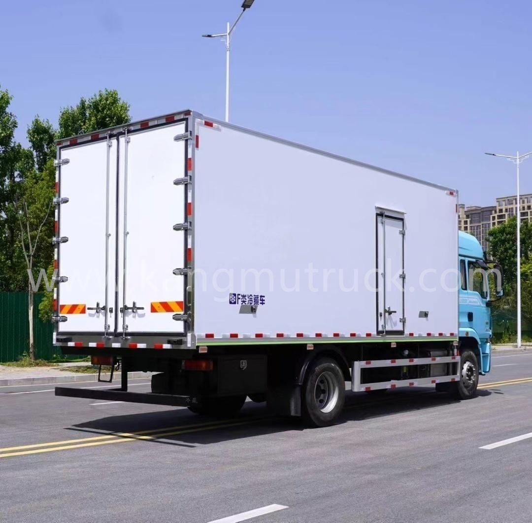 Shacman 245HP Refrigerated Truck