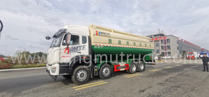 Howo Mate Short Four-Axle Feed Feed Truck